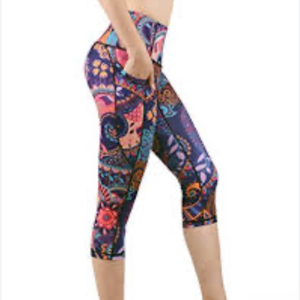 DOP DOVPOD Boho Paisley Print Pocketed Yoga Athletic Workout Pants Capris NWOT